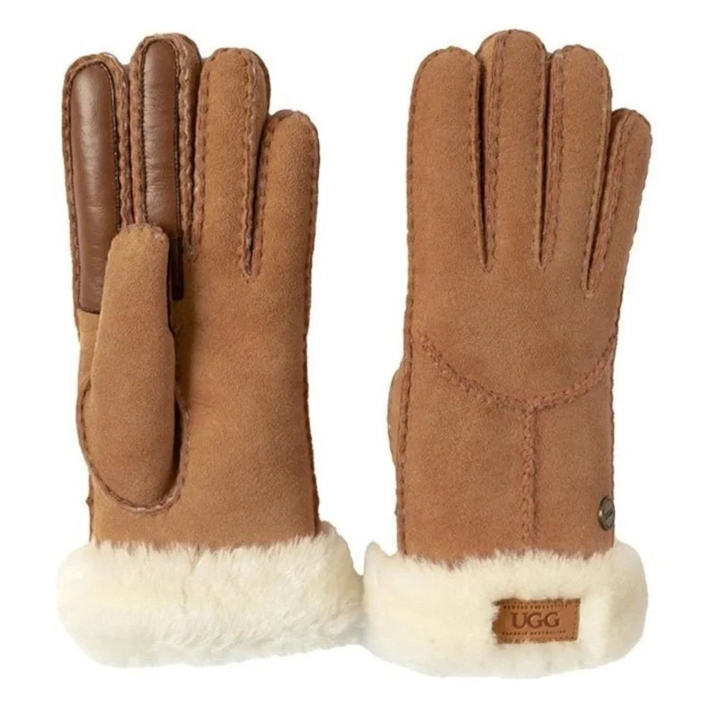 UGG Seamed Sheepskin Tech Gloves in Chestnut New with Tags!